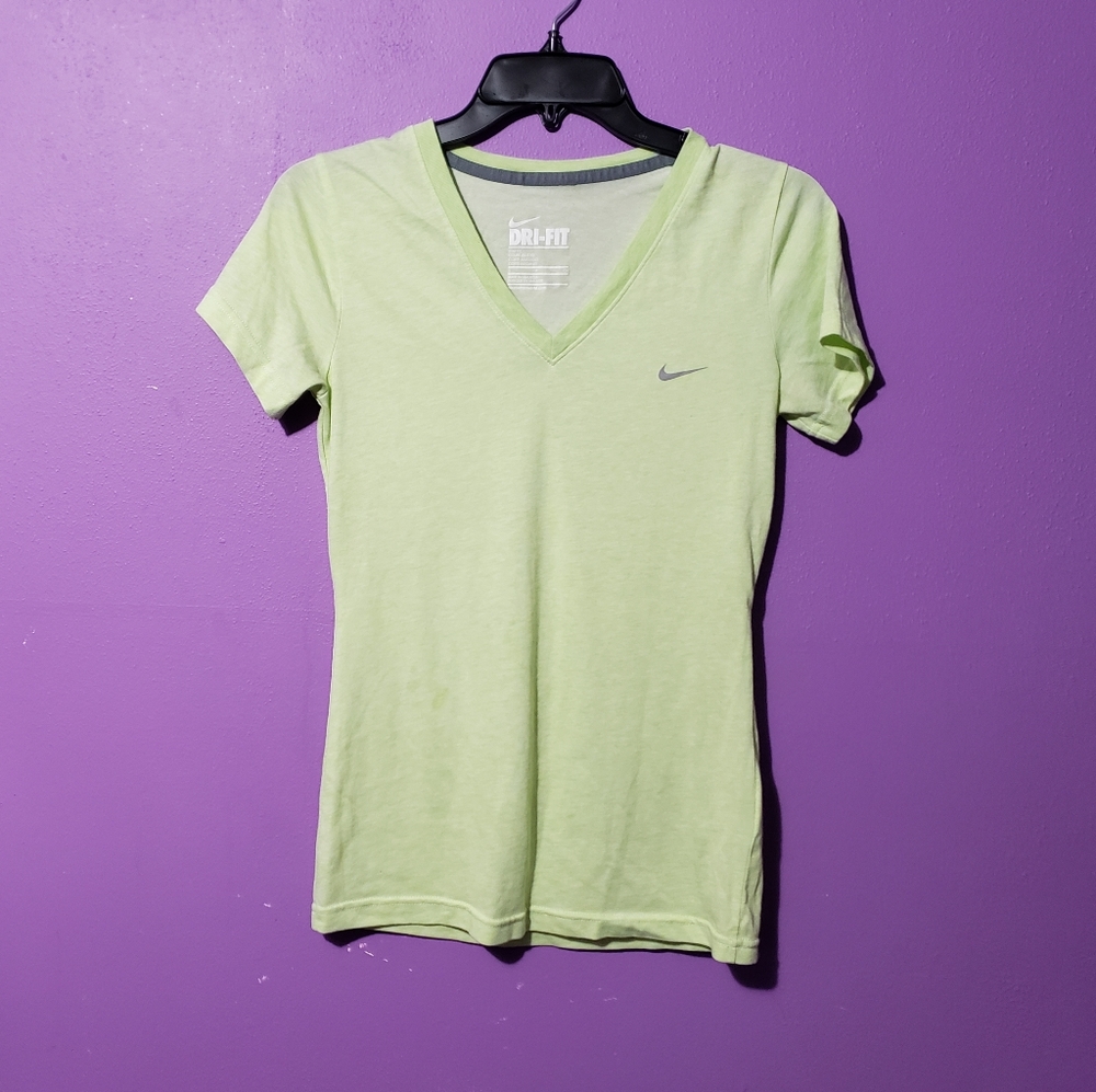 Nike dryfit stop size small
